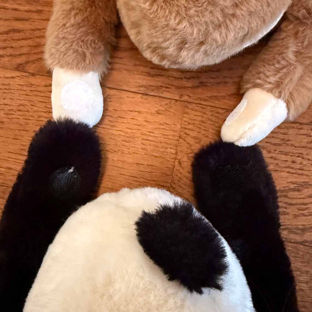 FAO Schwarz Hugging Sloth & Panda 9” - Picture 3 of 7